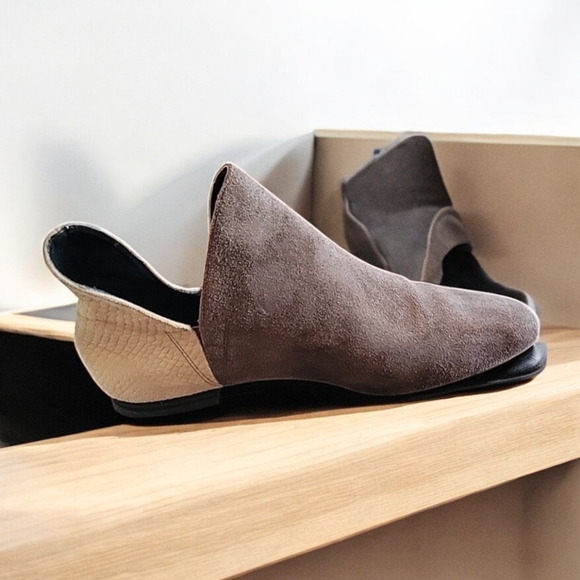 HP...LOGO BY LORI GOLDSTEIN LOUISE ankle booties - Picture 3 of 7